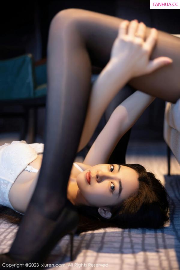  [XiuRen]高清写真图 2023.02.17 No.6279 星子柒kiki 黑丝美腿第66张图片
